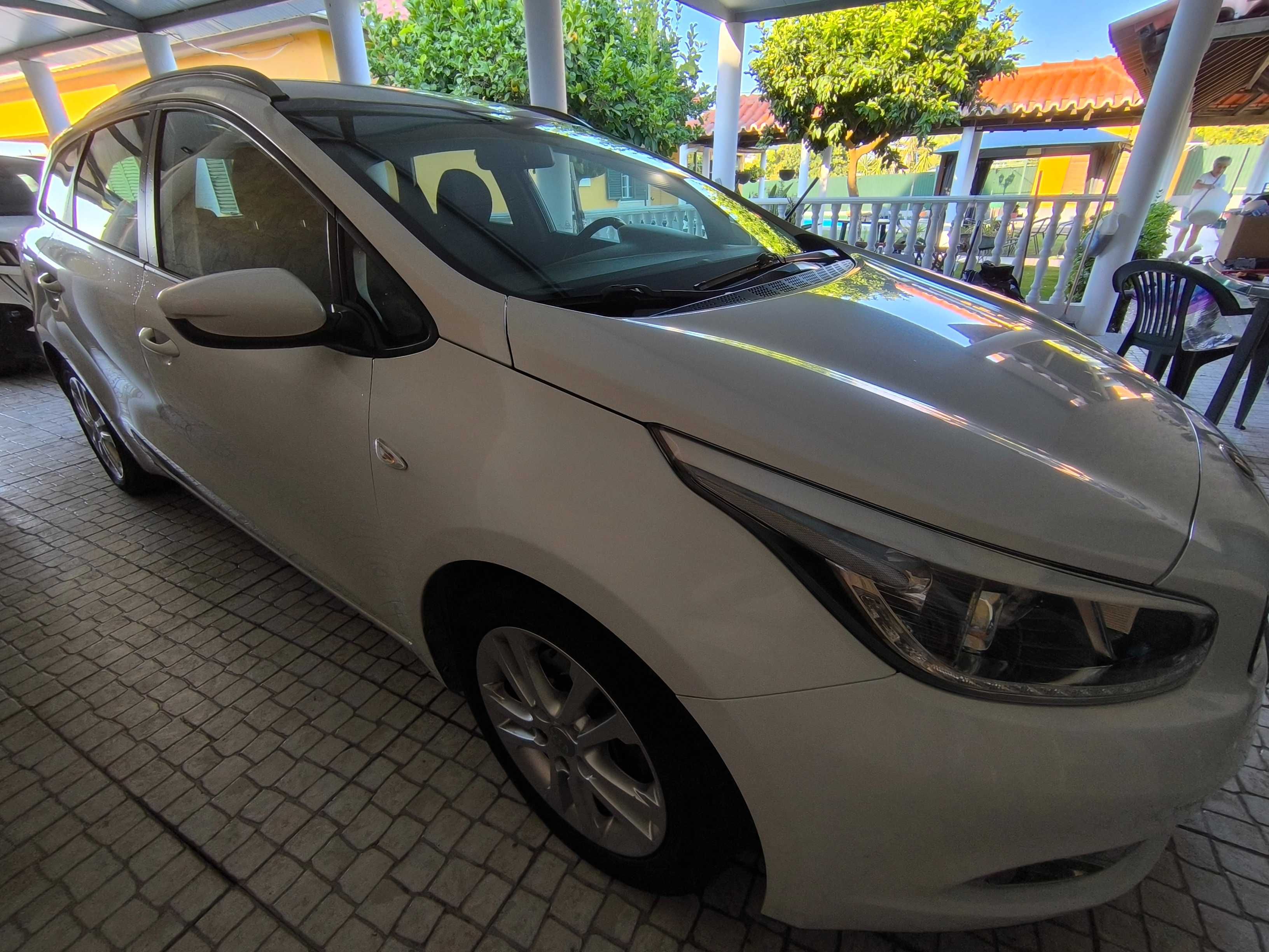 KIA CEED 1.6  IMPECAVEL edição more
