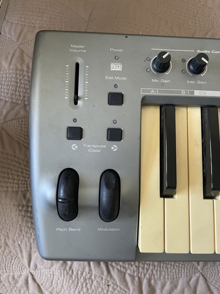 Повнорозмірна MIDI клавіатура M-Audio ProKeys SONO 88 - б/в