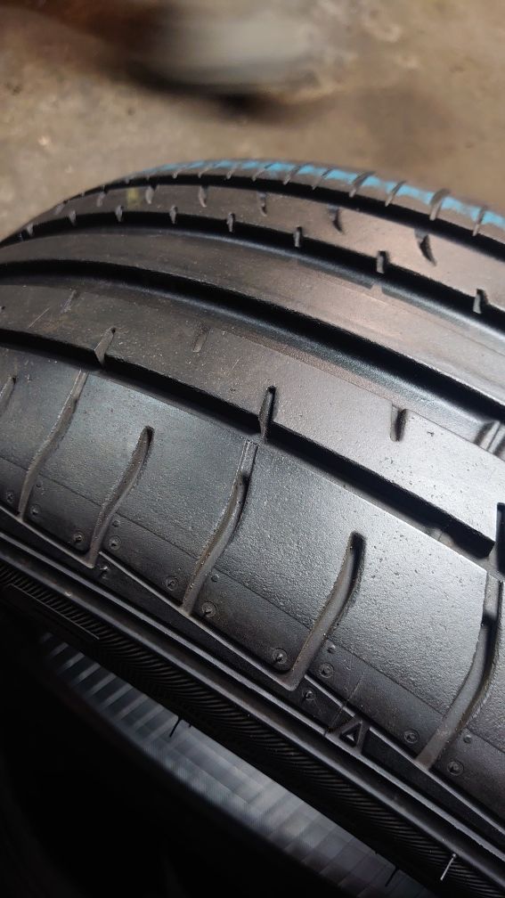 Пара летних шин Falken Azenis FK453CC 215/50 r18 215 50 18