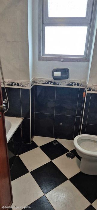 Vende-se T2 no Cacém junto á estação de comboios.