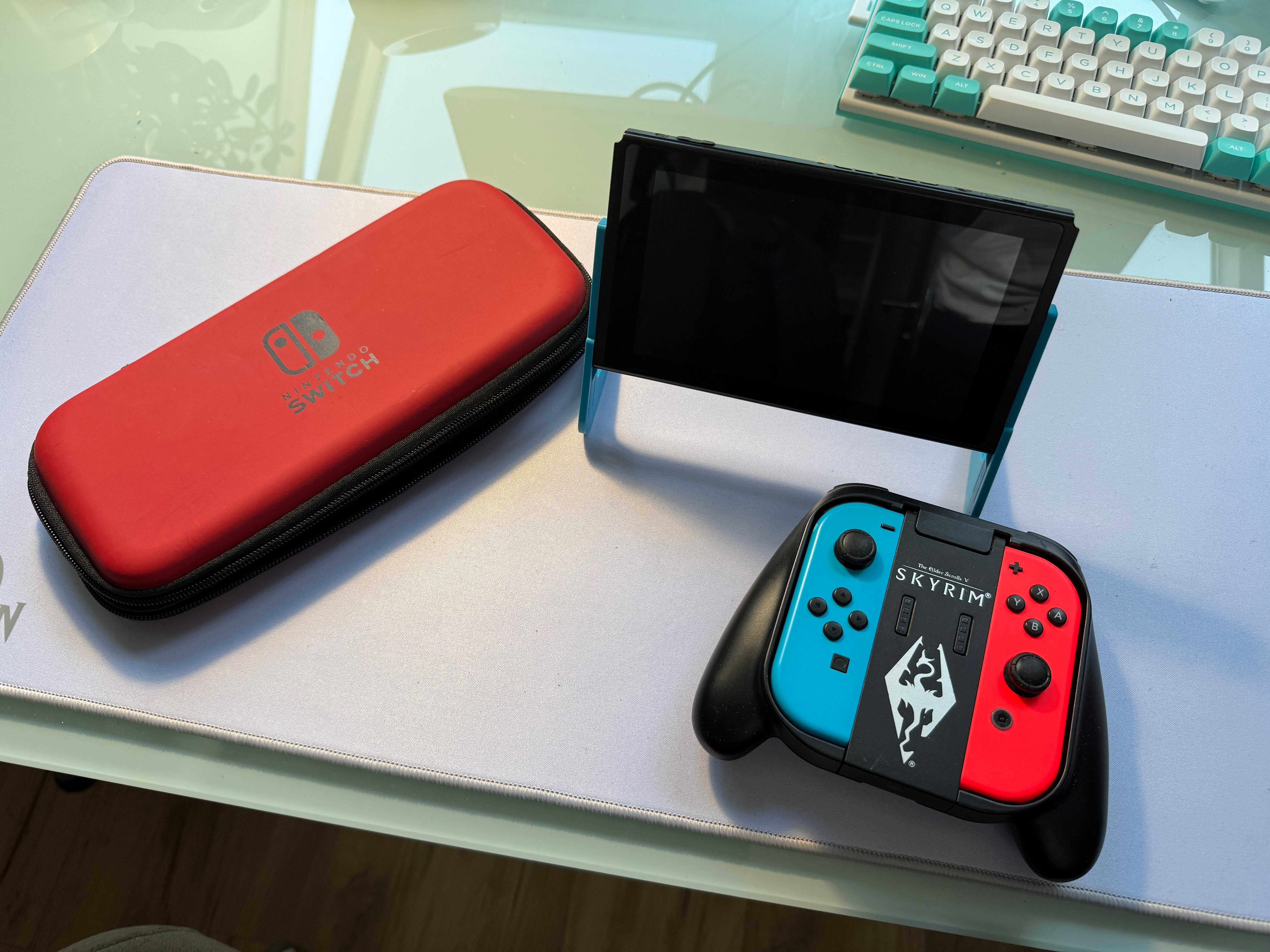 Nintendo Switch V2 + Akcesoria