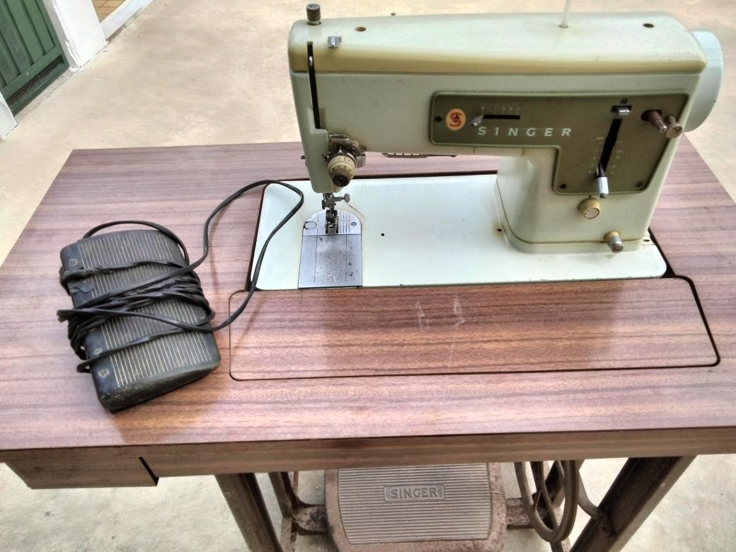 Máquina de costura usada