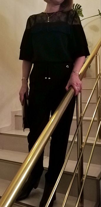 Продам женский нарядный комбинезон