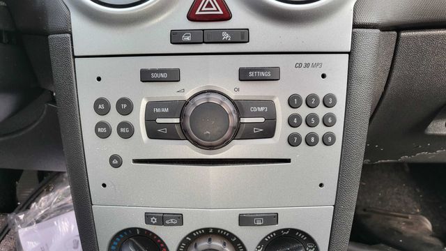 Opel Corsa D radio CD30 MP3 ładne
