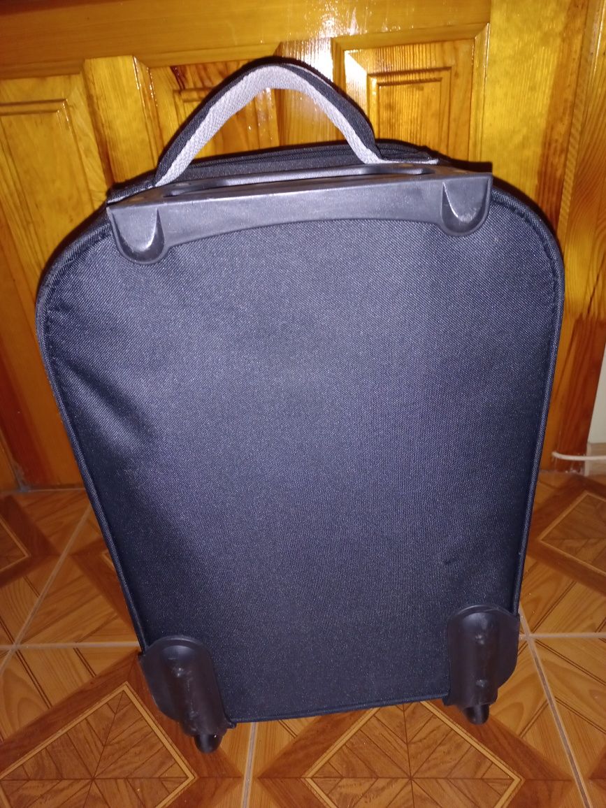 Валіза 47×33 з ручкою
