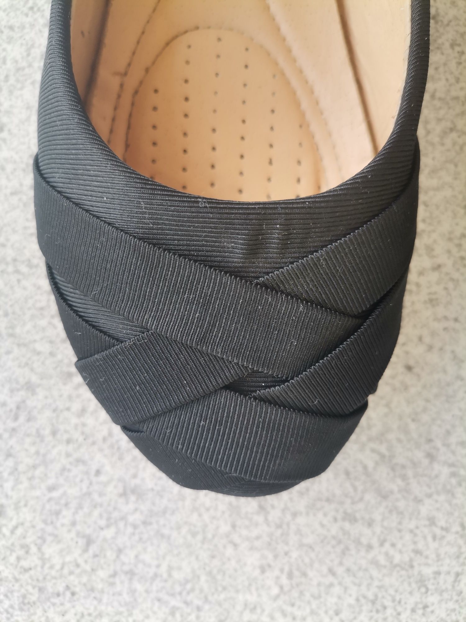 Sapatos de mulher pretos 35