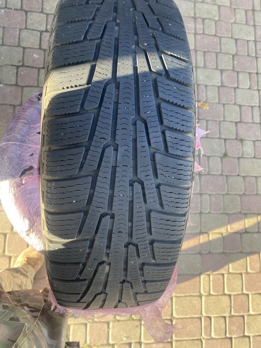 Продам зімні шини Nokian 225/65/17