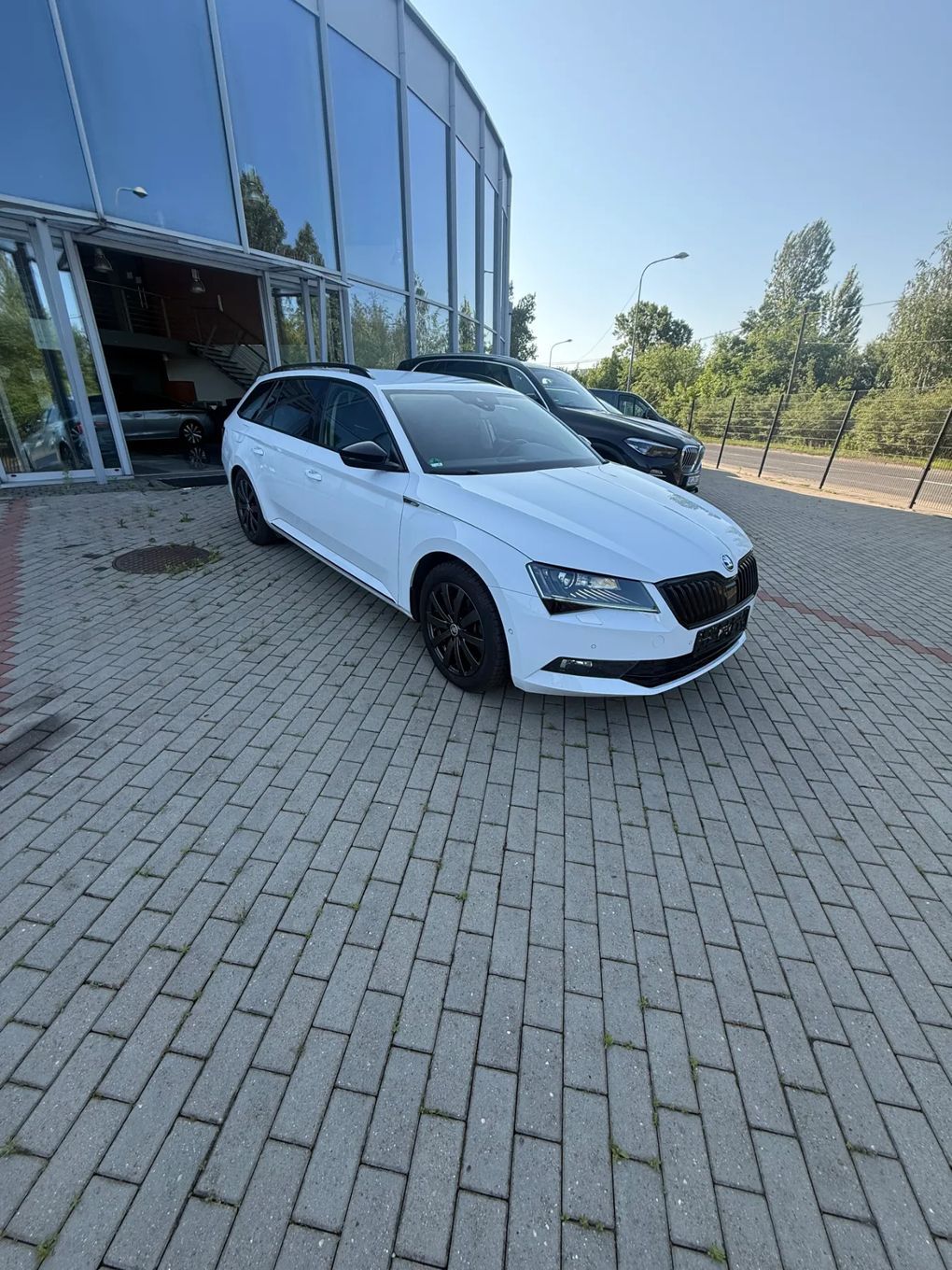 Skoda Superb 2.0 TSI 272KM 4x4 DSG Sportline
