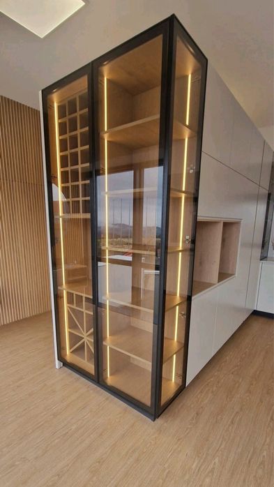 Armários e móveis com portas reflecta