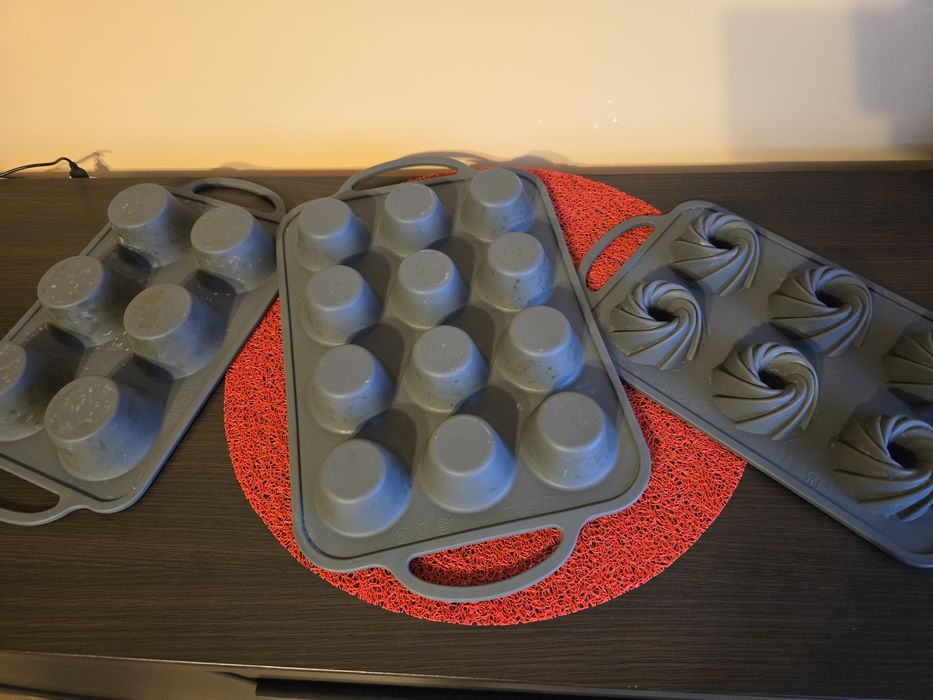 Pojemniki silikonowe do pieczenia