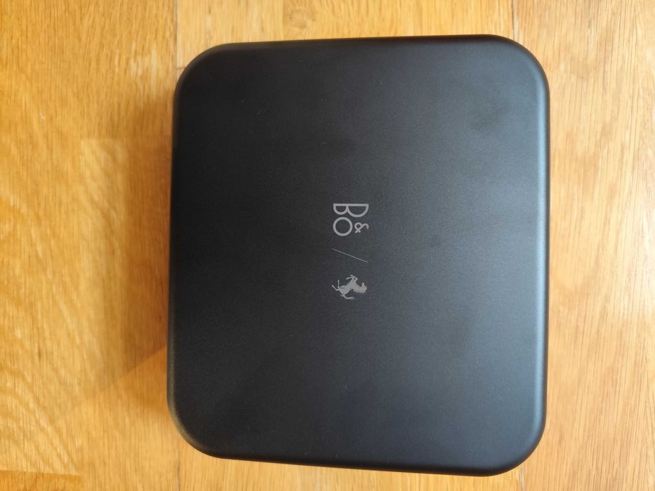 Bang & Olufsen H95 Ferrari edition