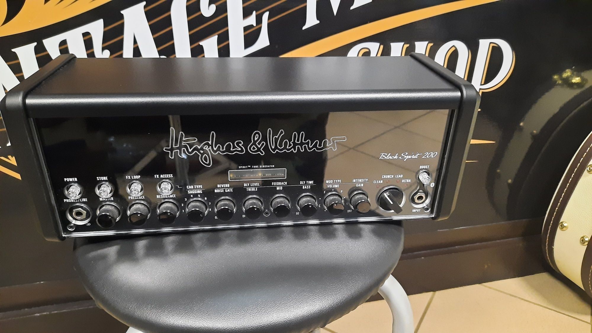 Wzmacniacz gitarowy Hughes & Kettner-Black Spirit 200