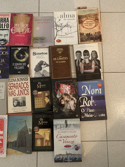 Vendo livros - em conjunto ou em separado