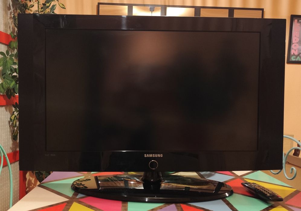 TV Samsung 32 " com avaria