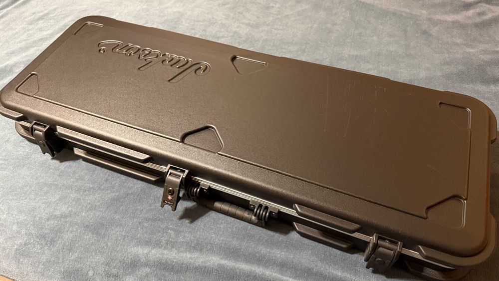 Продам кейсы/кофры гитар/басов Fender,Jackson,Roadrunner,Music-Jacket