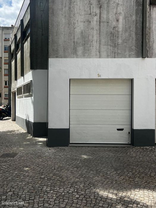 Garagem autónoma para alugar
