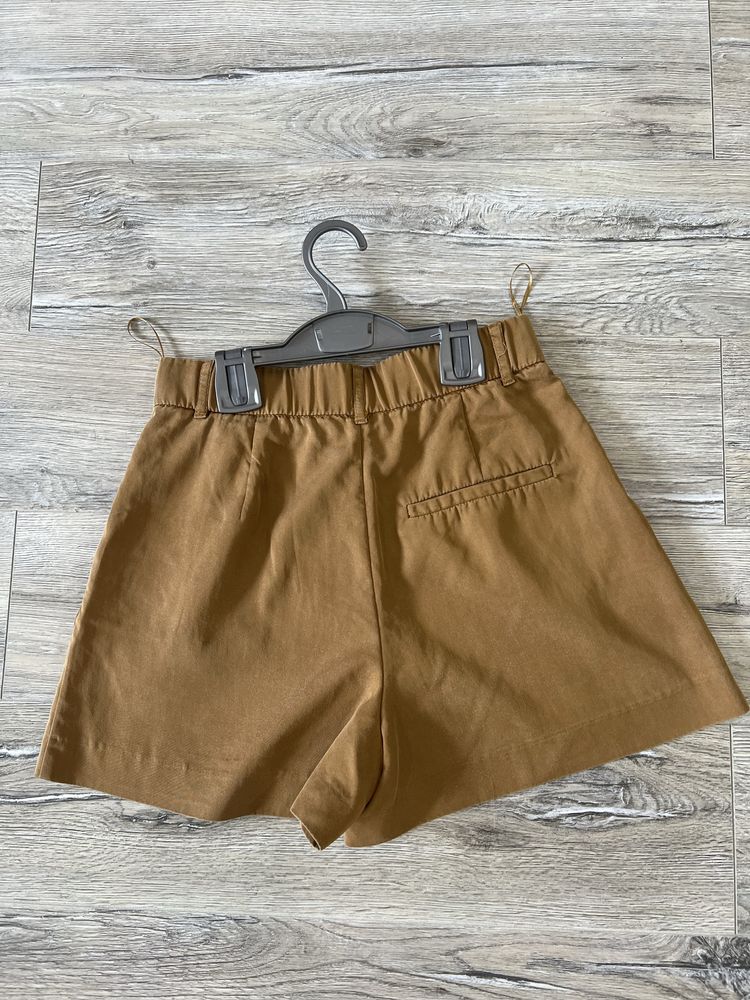 Zara- легкі , модні шорти