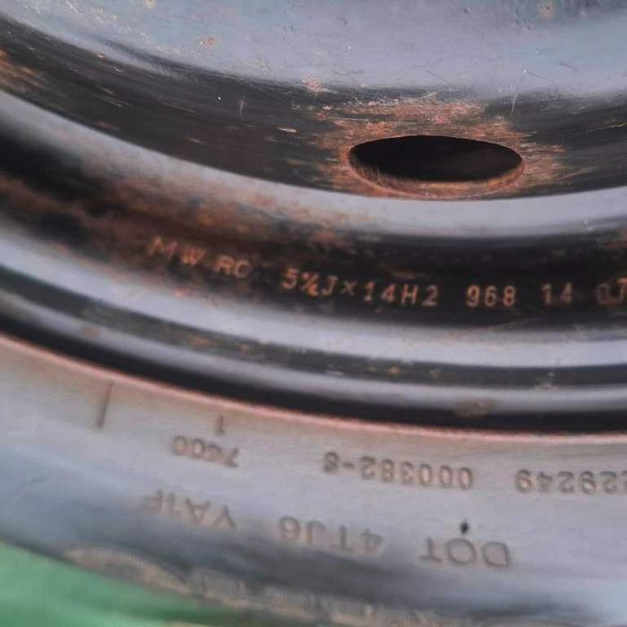 Зимова гума "KUMHO" зі сталевими дисками для Dacia Логан