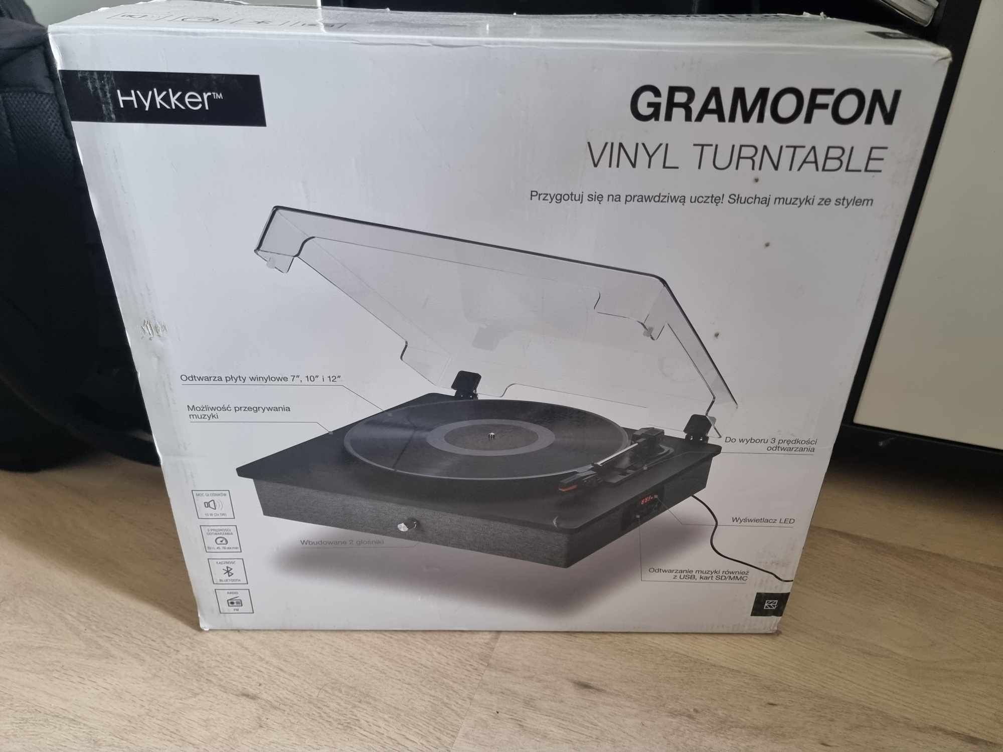 Gramofon HYKKER BT-TT bluetooth/USB/radio/głośniki.

Klasyczny gramofo