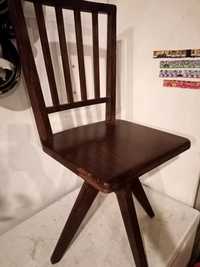 Cadeira de madeira rotativa
