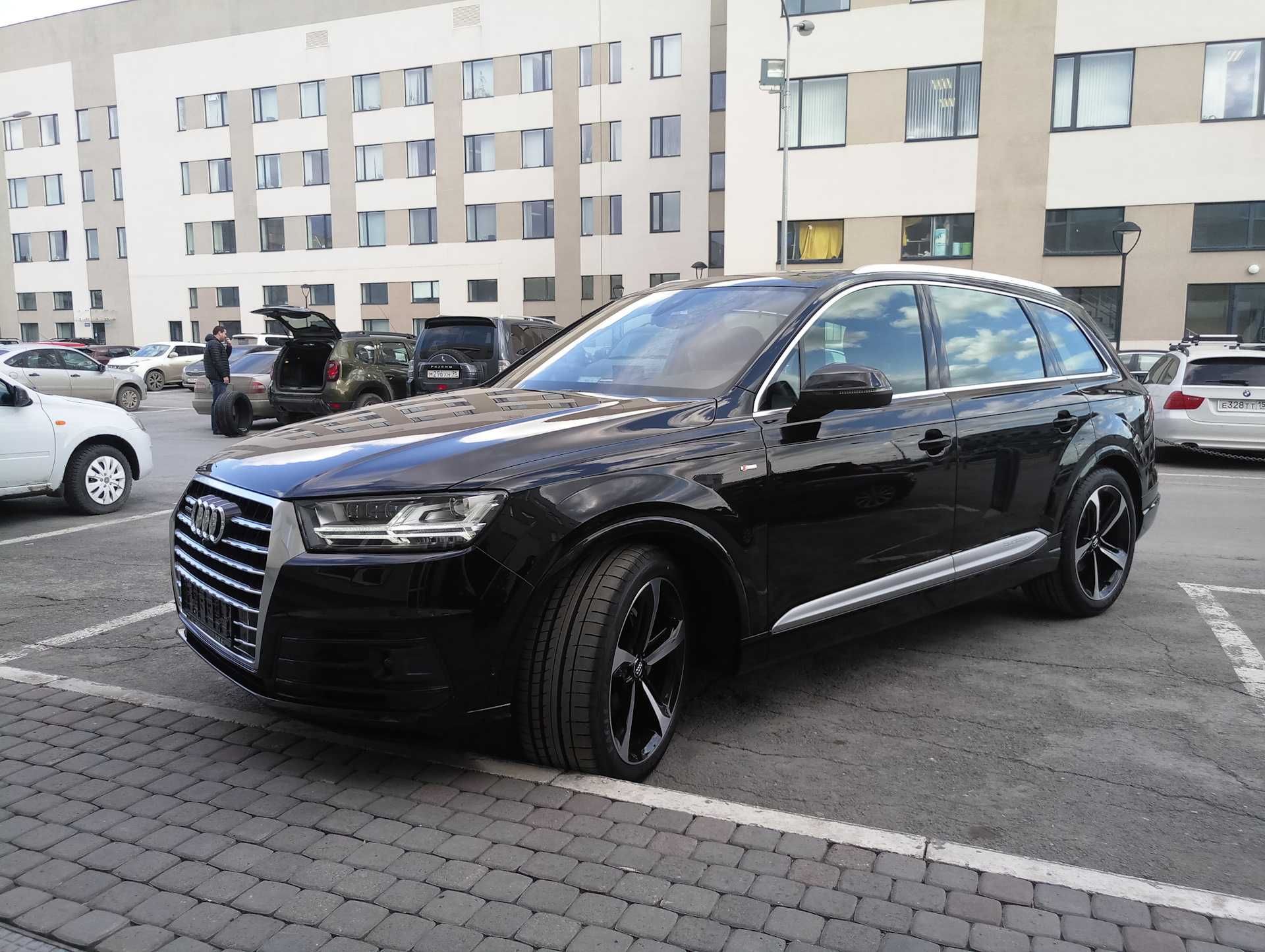 21 оригінальні літні колеса Audi Q7 SQ7 E-tron 9.5x21 ET31 285/40 R21