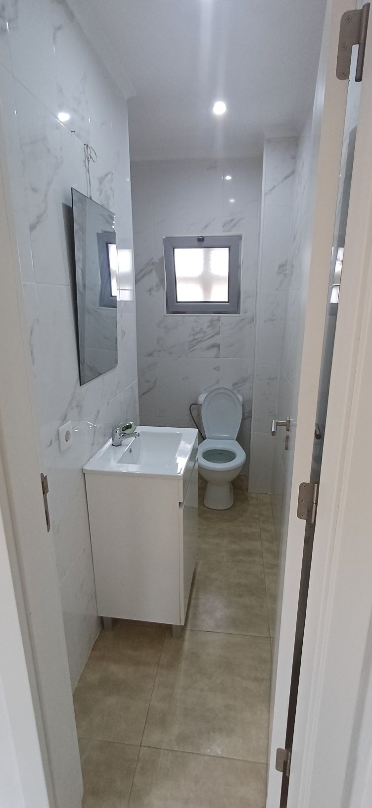 Arrendamento T2 para estudantes, 800m do Metro da Pontinha