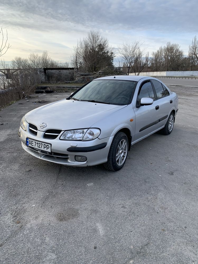 Nissan Almera 2002