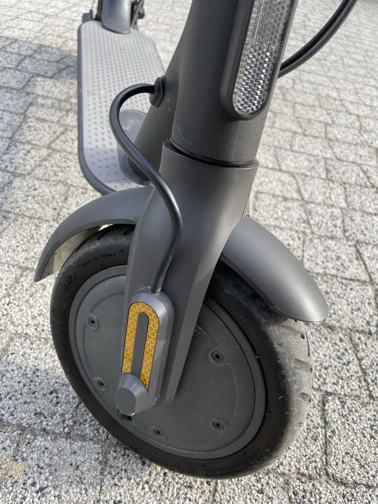 Hulajnoga Xiaomi Mi Electric Scooter Essential 250 W 20 km/h