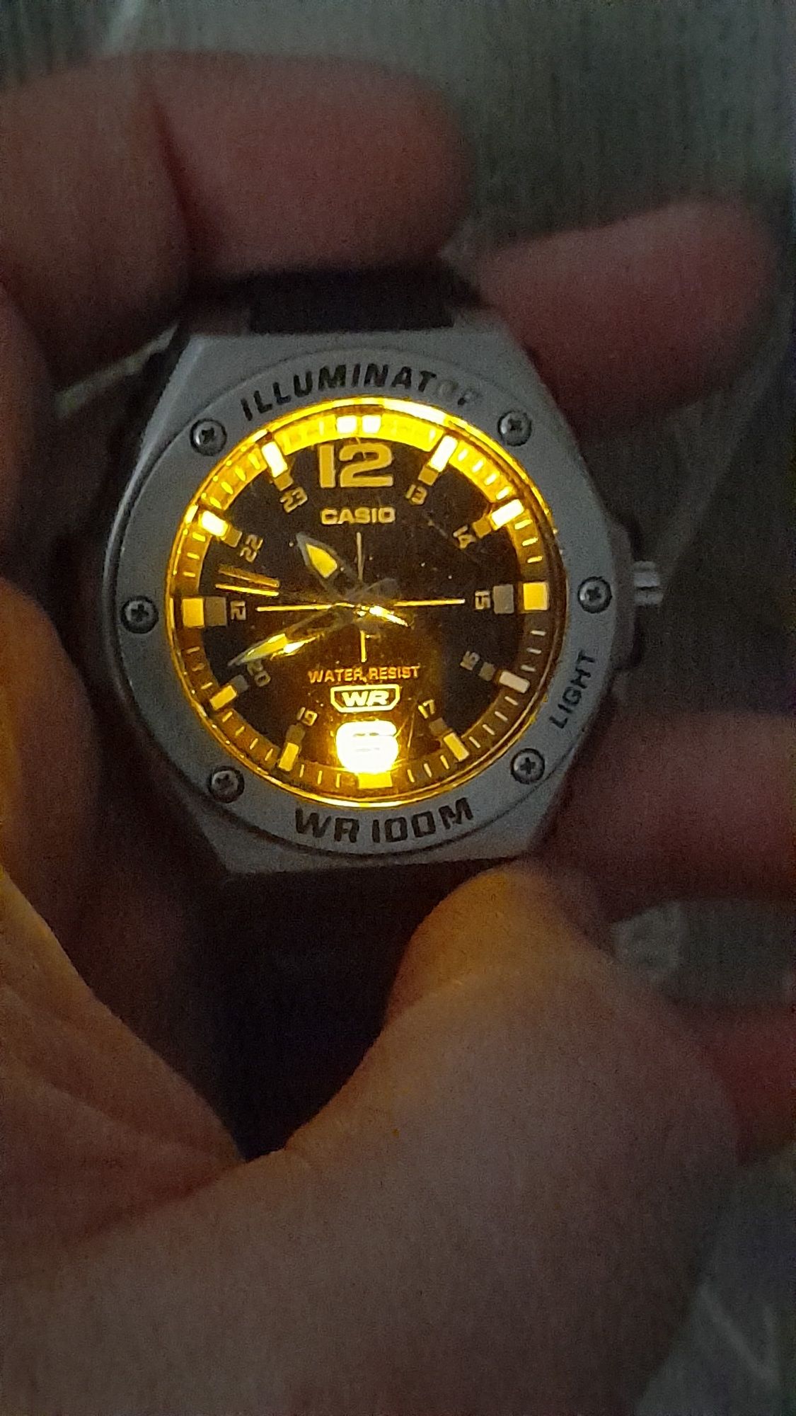 продам  часы CASIO MWA 100h