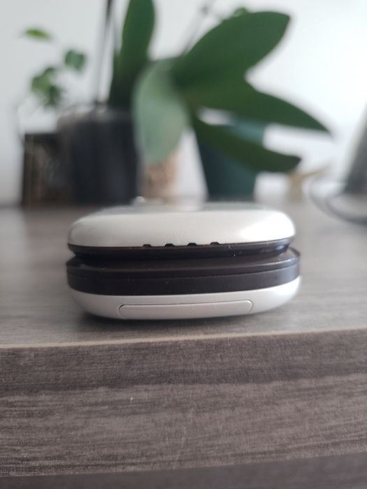 Мобільний телефон Соні Еріксон жабка