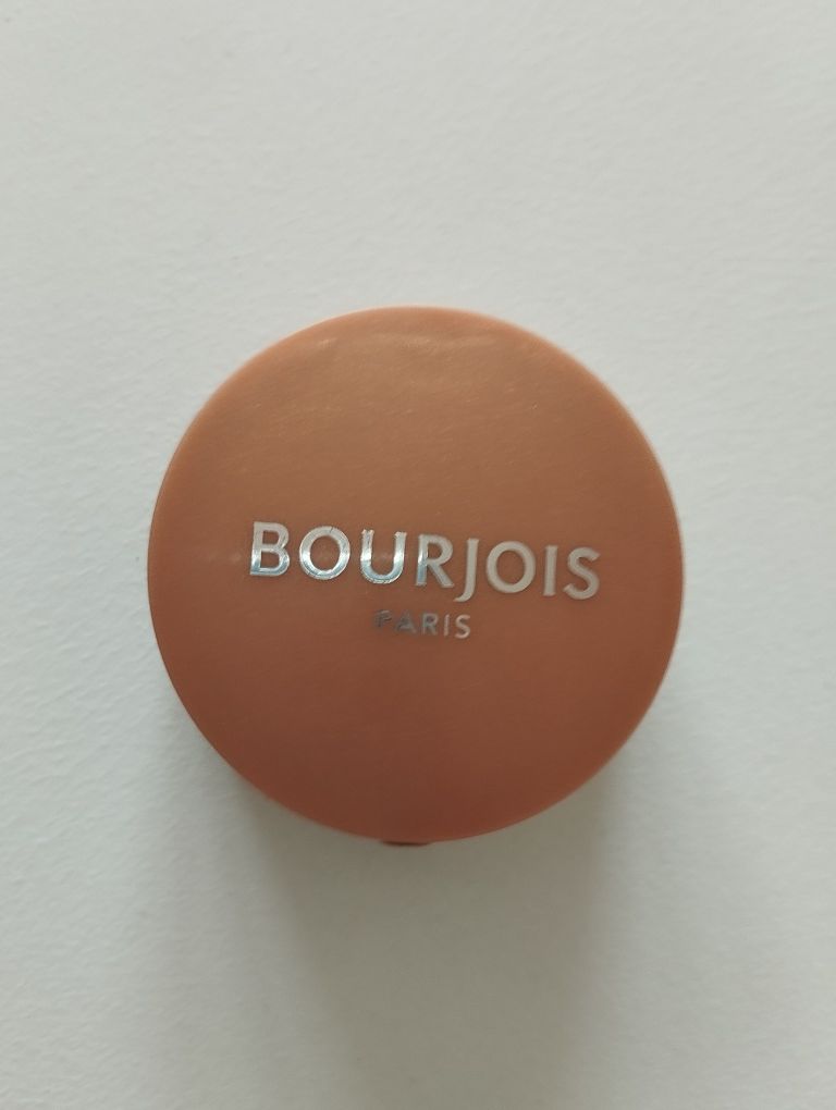 Nowe satynowe cienie do powiek z lusterkiem Bourjois ombre a paupieres