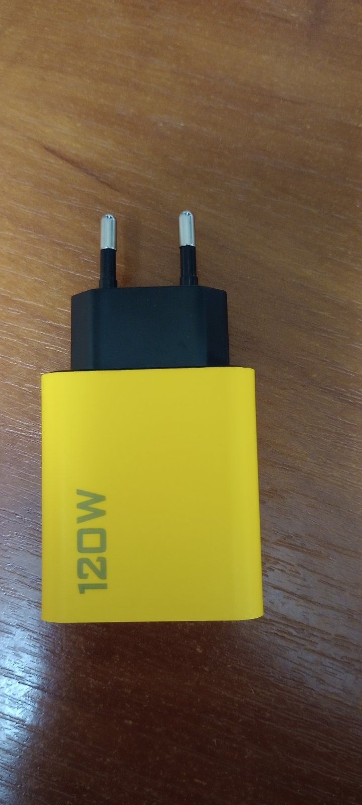 Продам швидку зарядку 67 w і інші зарядні пристрої