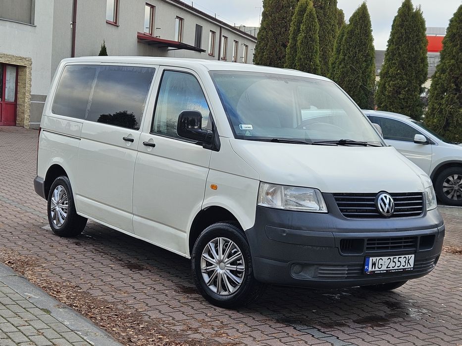 VW Transporter T5 9 osobowy