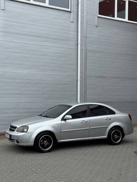 Продам Chevrolet  lacetti АВТОМАТ ГАЗ