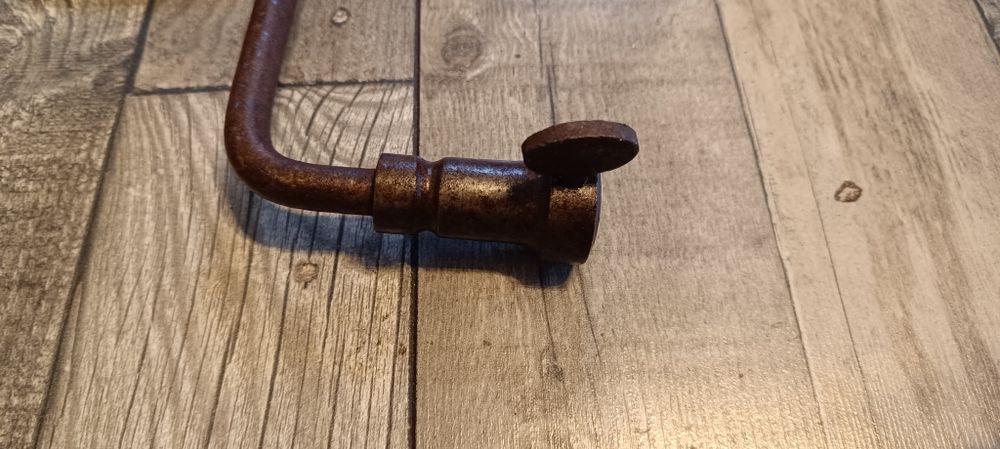 Stara ręczna wiertarka