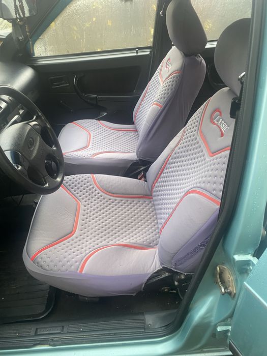 Автомобіль ваз 2109