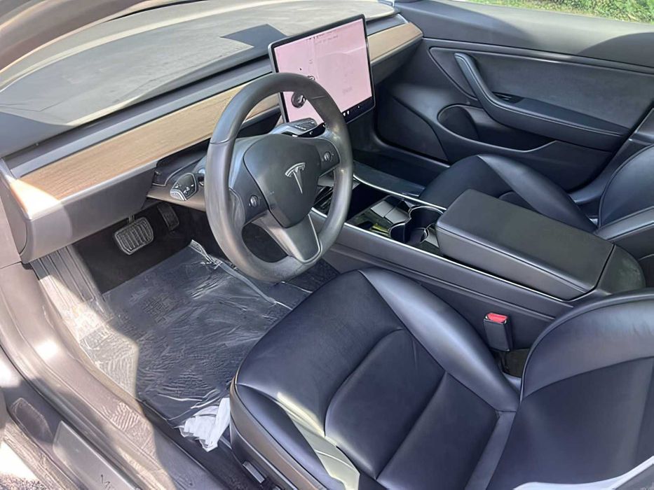 Tesla Model 3      2019