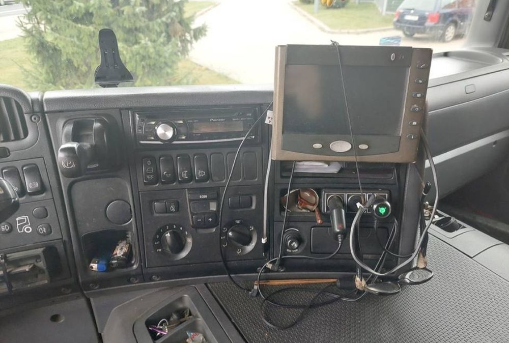 Samochód ciężarowy Scania P230