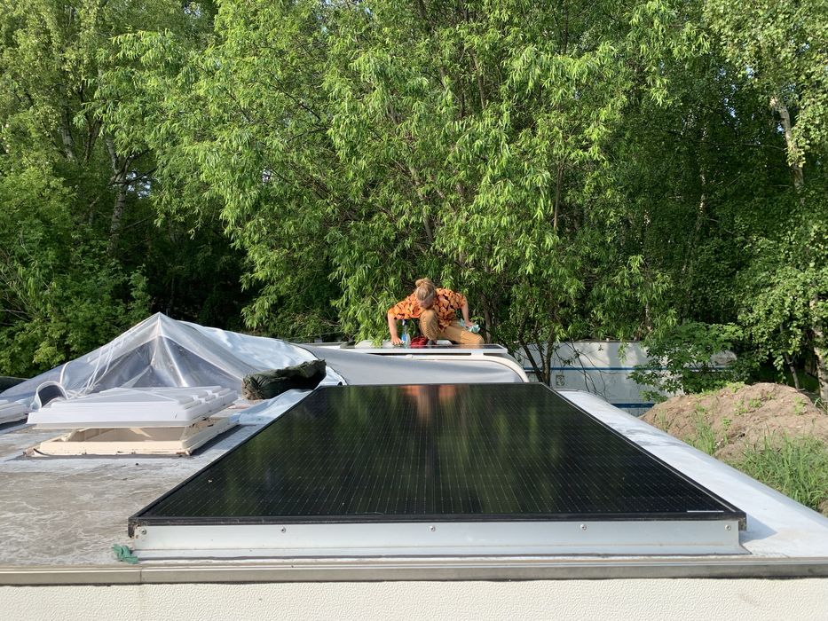 Projekt i montaż fotowoltaiki (kampery, przyczepy, domki letniskowe)
