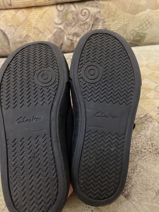 Черные туфли , мокасины для школы для девочки Clarks