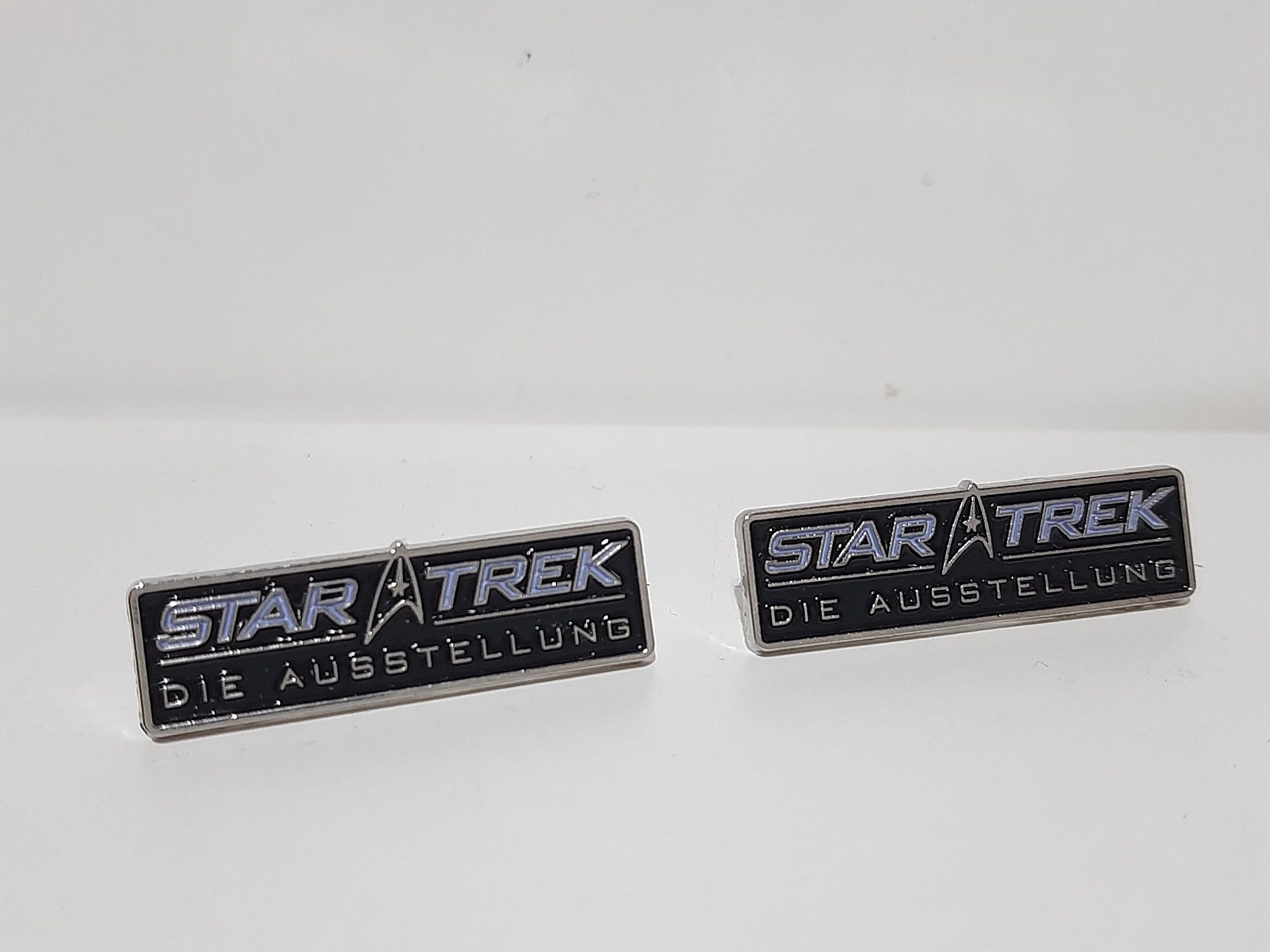 Dois pins Star Treck Guerra das Estrelas