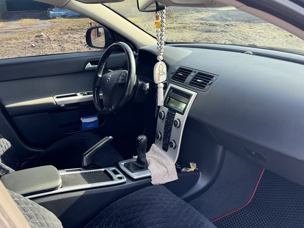 Продам Volvo v50 D2