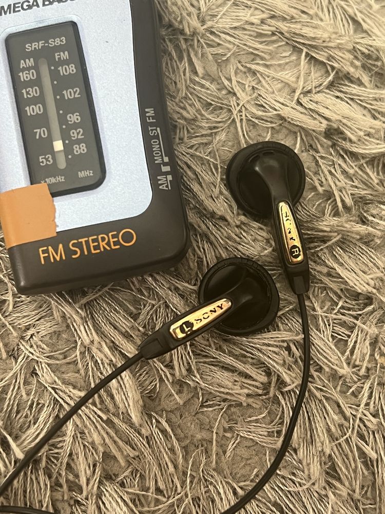 Портативное радио SONY SRF-S83 Walkman Mega Bass FM AM Radio