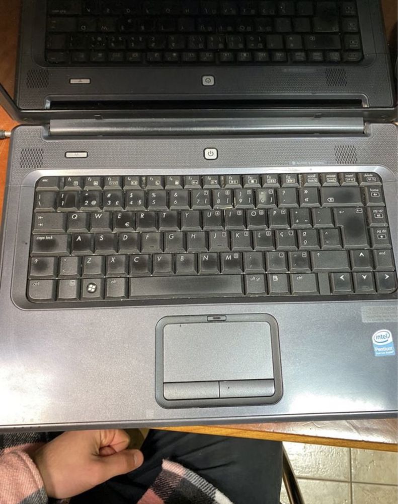 Portatil HP G7000