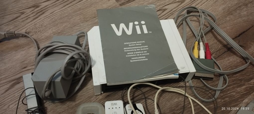Konsola Nintendo Wii+ okablowanie+ gry