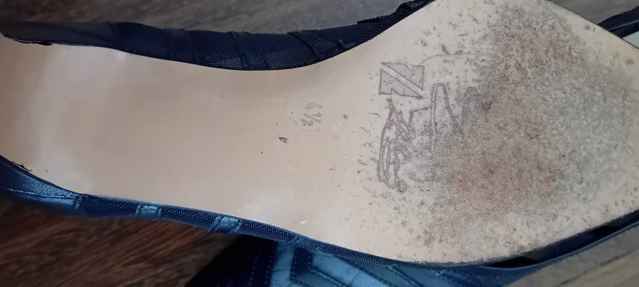 Sapatos de boa qualidade em pele