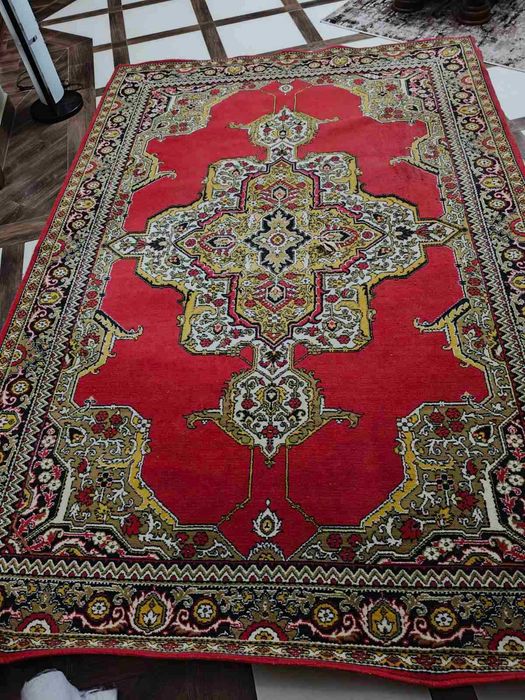 Продам килим/ковер  б/у