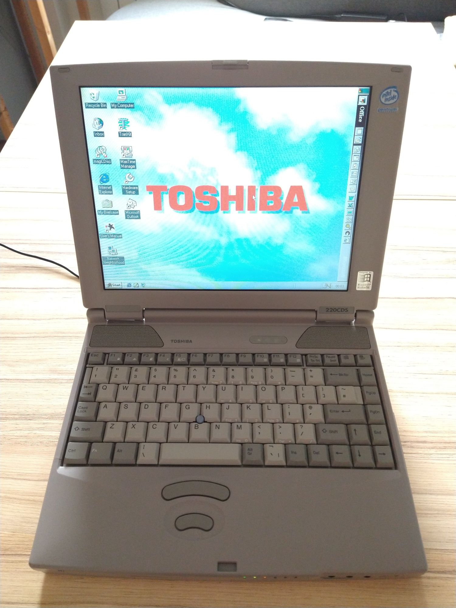 Laptop Toshiba satelite 220CDS zestaw  retro 1997