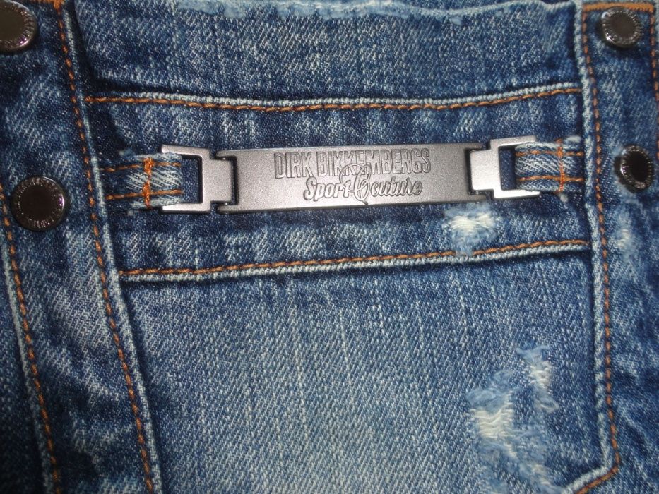 Vendo jeans Dirk Bikkembergs de corte italiano em ótimo estado