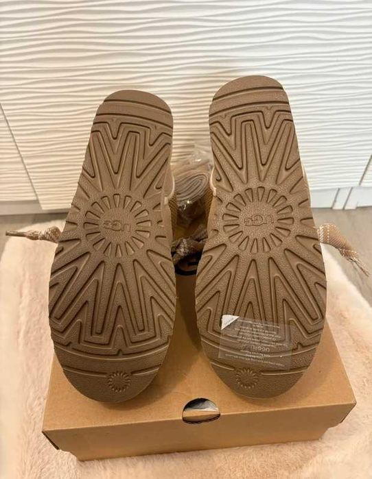 UGG_Lowmel_Sand_R.39